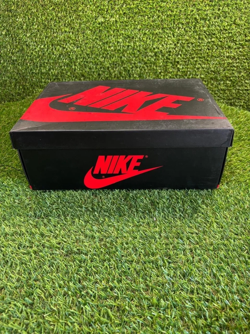 EMPTY BOX ONLY + Laces - Air Jordan 1 Retro High OG Bred Toe 2018 Size 8